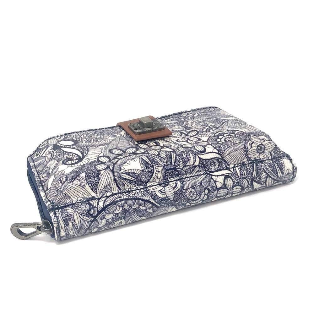 Sakroots Spirit Desert Smartphone Wristlet Wallet - Picture 5 of 16